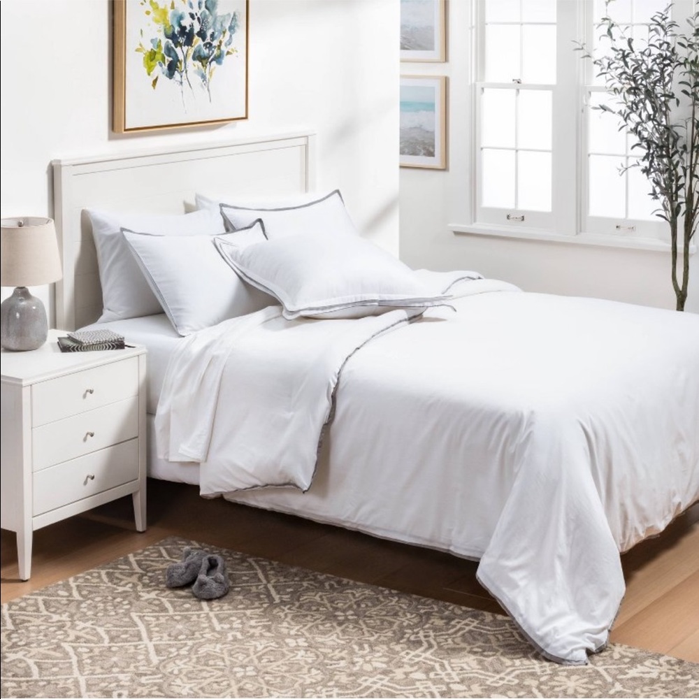 NWT KING Threshold Hotel Border Frame Comforter & Sham Set White/Gray